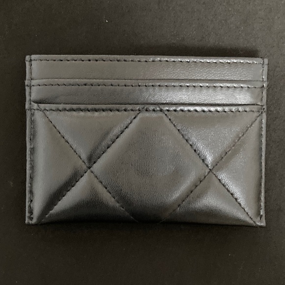 CHANEL Quilted Black Card Holder with Gold Emblem - Picture 5 of 6